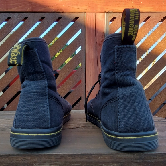 Dr. Martens Shoreditch Ladies Size 6 US.   7 hole canvas hi-tops. Black. GPWC. - Picture 4 of 14